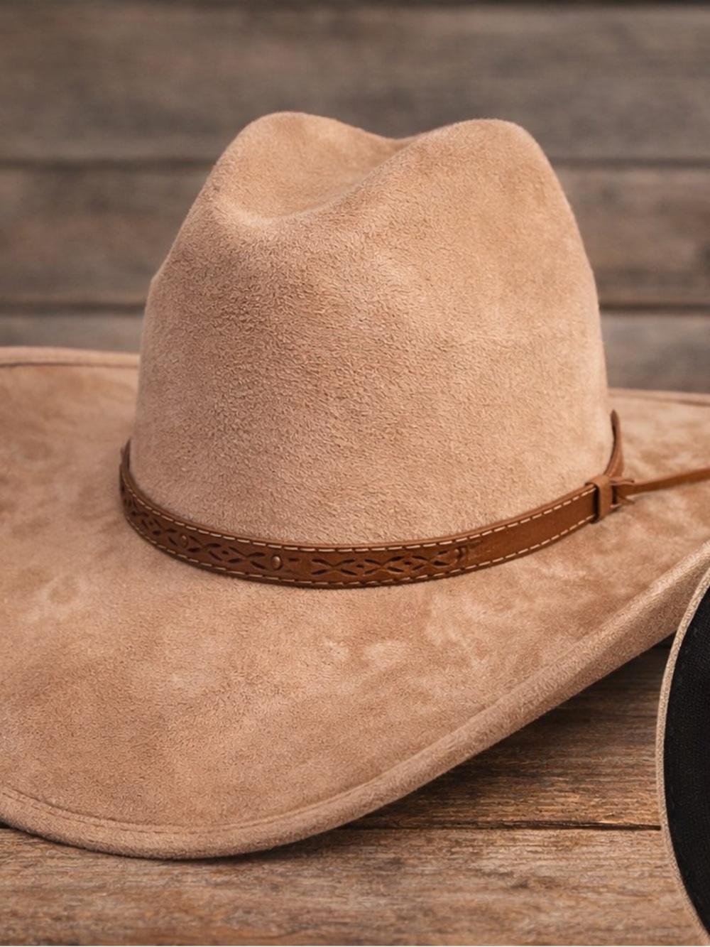 Suede Western cowboy hat in Tan with Braided Leather Band